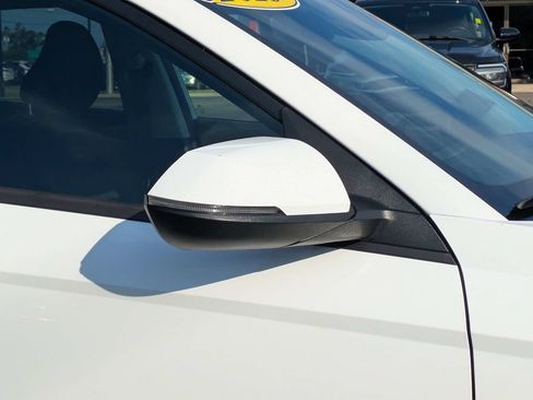 Used 2025 Hyundai Kona SEL FWD image 12