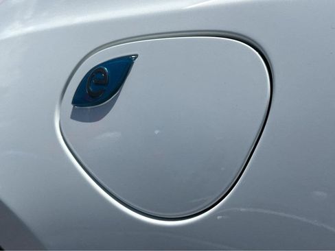 Used 2024 Chrysler Pacifica Limited FWD image 43