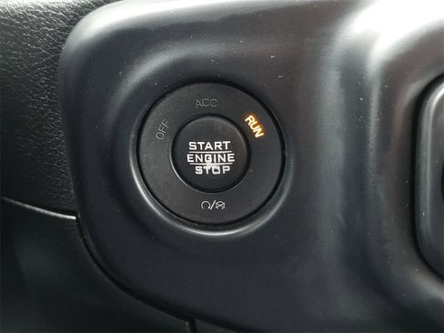 Used 2019 Jeep Wrangler Unlimited Sport image 26