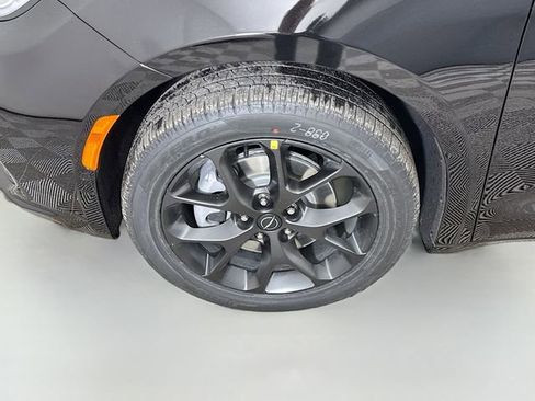 New 2026 Chrysler Pacifica Limited w/ S Appearance Package AWD/4WD image 30