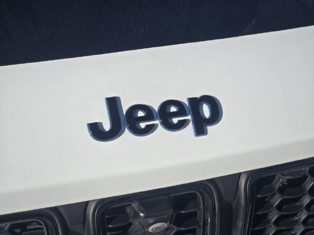 Certified 2023 Jeep Grand Cherokee Trailhawk w/ Luxury Tech Group III AWD/4WD image 12