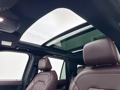 Used 2024 Ford Expedition Limited image 3