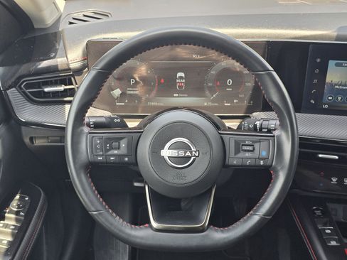 Certified 2025 Nissan Kicks SR FWD image 15