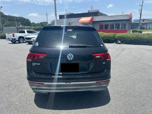 Used 2018 Volkswagen Tiguan SE FWD image 5