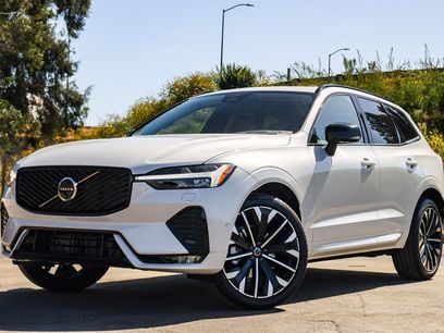 New 2026 Volvo XC60 B5 Ultra w/ Climate Package