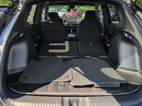 Used 2025 Honda HR-V Sport image 37