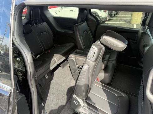 New 2026 Chrysler Pacifica Select FWD image 59