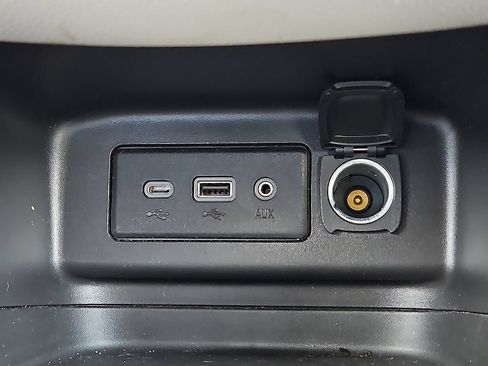 Used 2020 Chevrolet Equinox LS w/ LS Convenience Package FWD image 26