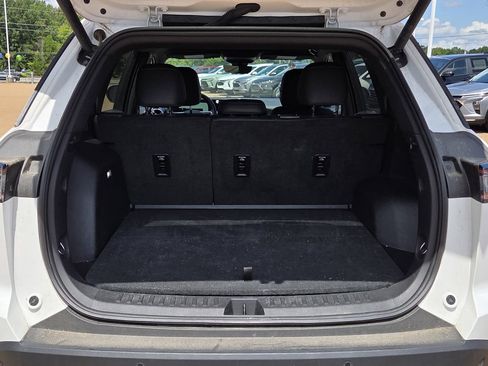 Used 2025 Chevrolet Equinox LT w/ Convenience Package II FWD image 28