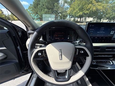 New 2026 Lincoln Corsair Premiere image 14