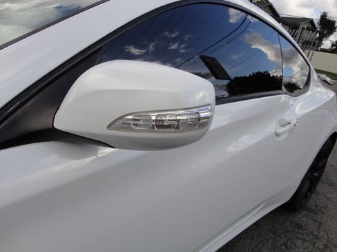 Used 2016 Hyundai Genesis 3.8 RWD image 13
