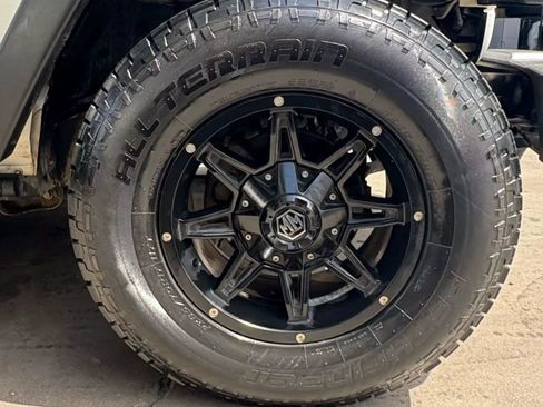 Used 2007 Jeep Wrangler Unlimited X image 26