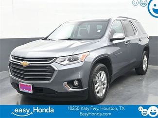 Used 2021 Chevrolet Traverse LT image 1