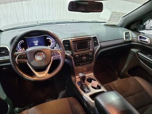 Used 2016 Jeep Grand Cherokee Laredo image 4