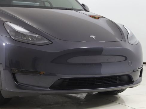 Used 2025 Tesla Model Y Long Range image 38