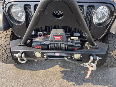 Used 2018 Jeep Wrangler Unlimited Sport S AWD/4WD image 22