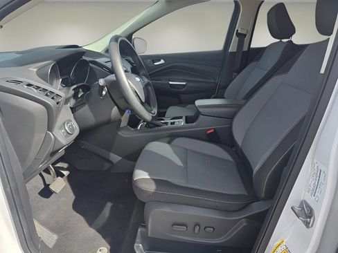 Used 2018 Ford Escape SE image 12