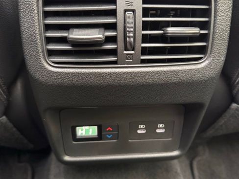 Used 2025 Nissan Rogue SL w/ Tech Package image 18