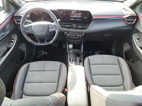 Used 2024 Chevrolet TrailBlazer RS w/ Convenience Package image 11