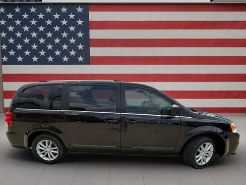 Used 2019 Dodge Grand Caravan SXT FWD image 8