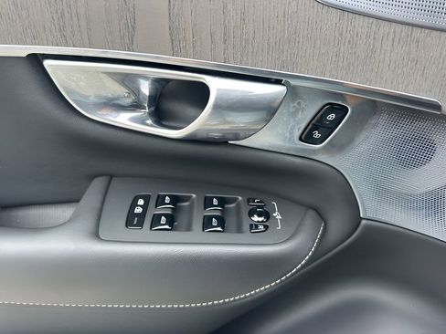 Used 2024 Volvo XC90 B6 Ultimate w/ Lounge Package image 30