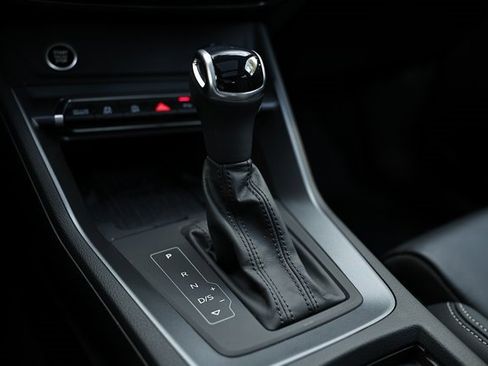 Certified 2025 Audi Q3 2.0T Premium w/ Convenience Package image 39