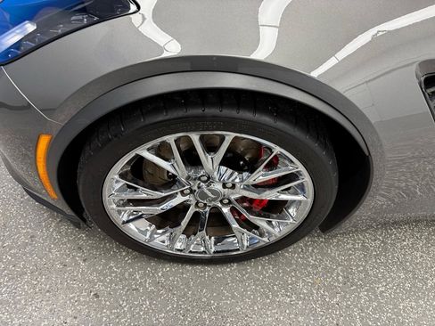 Used 2015 Chevrolet Corvette Z06 w/ 2LZ Preferred Equipment Group RWD image 32