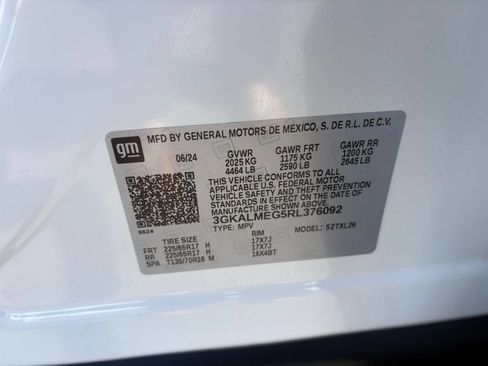 Used 2024 GMC Terrain SLE FWD image 30