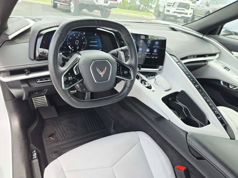 Used 2022 Chevrolet Corvette Stingray Preferred Cpe w/ Engine Appearance Package RWD image 10