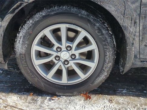 Certified 2019 Chevrolet Sonic LT w/ Convenience Package image 31