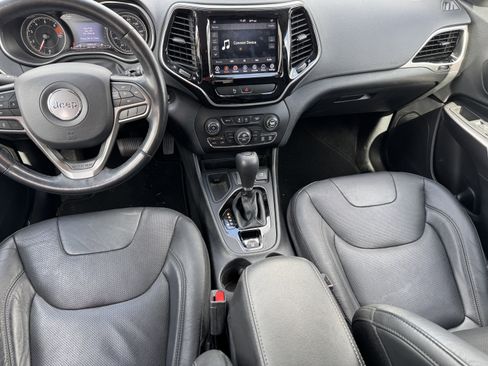 Used 2020 Jeep Cherokee Limited image 16