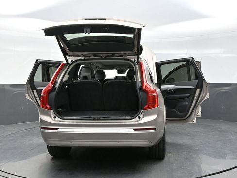 Used 2024 Volvo XC90 B5 Core image 33