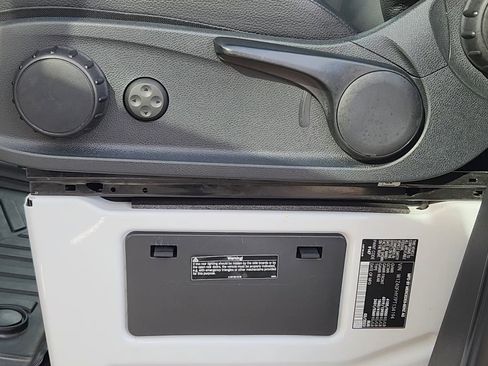 Used 2023 Mercedes-Benz Sprinter 2500 image 10