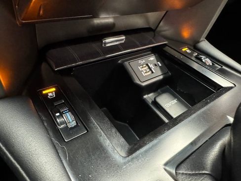 Used 2021 Lexus GX 460 Premium image 18