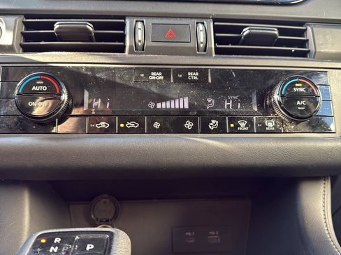 Used 2024 Nissan Pathfinder S image 7