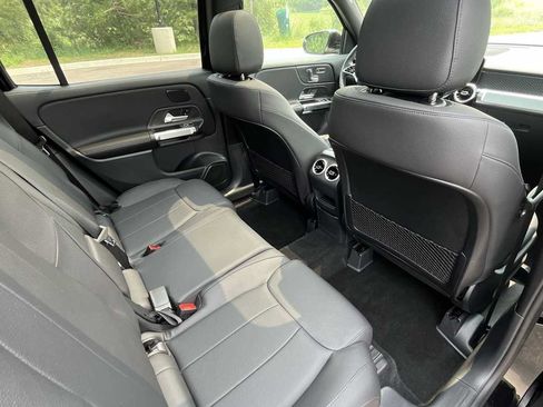 Used 2026 Mercedes-Benz GLB 250 4MATIC image 12