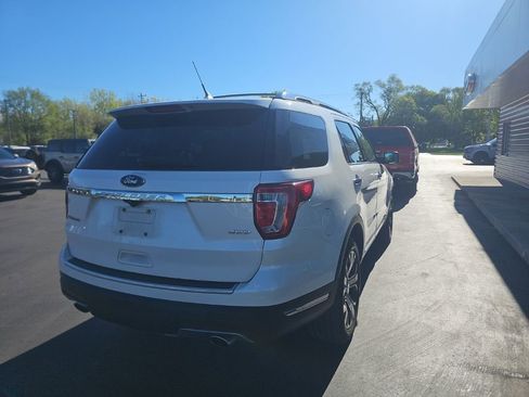 Used 2019 Ford Explorer Limited w/ Limited Luxury Package AWD/4WD image 4
