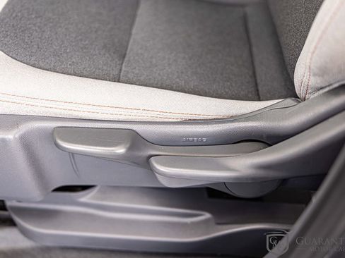 Used 2020 Chevrolet Bolt LT FWD image 21