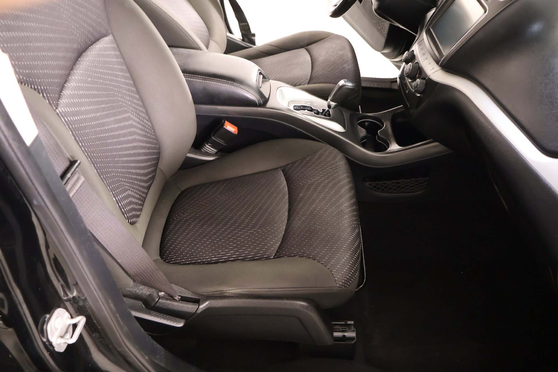 Used 2019 Dodge Journey SE FWD image 12