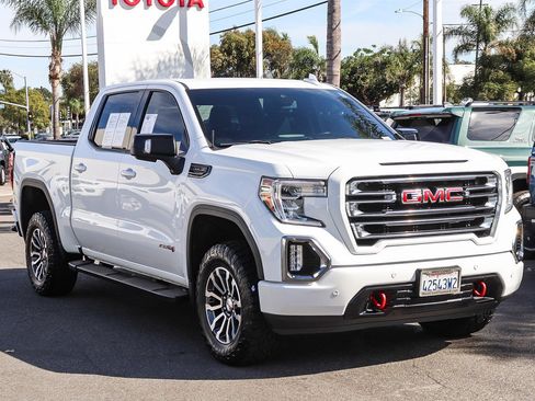 Used 2020 GMC Sierra 1500 AT4 w/ AT4 Premium Package image 3