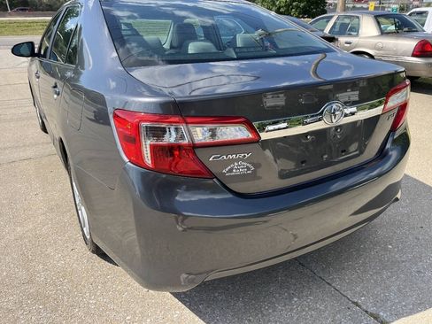 Used 2014 Toyota Camry XLE w/ Leather Package FWD image 5