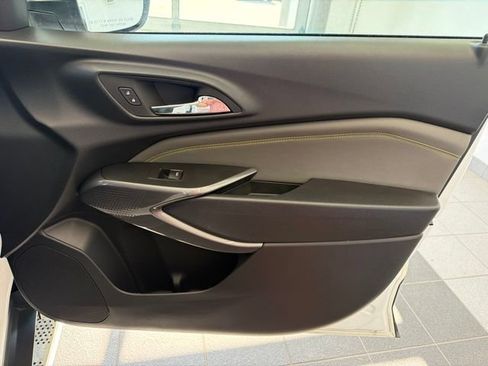 Used 2024 Chevrolet Trax ACTIV w/ Sunroof Package FWD image 12