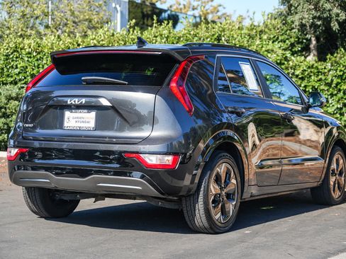 Used 2023 Kia Niro Wind w/ Wind Preserve Package FWD image 6