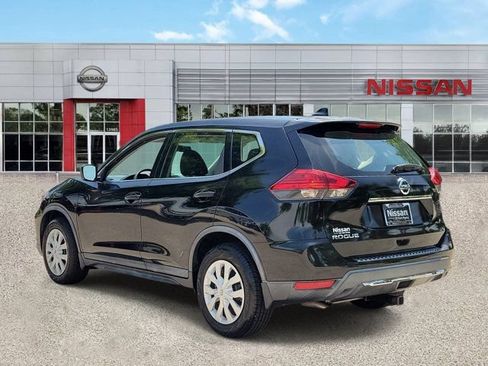 Used 2017 Nissan Rogue S FWD image 4