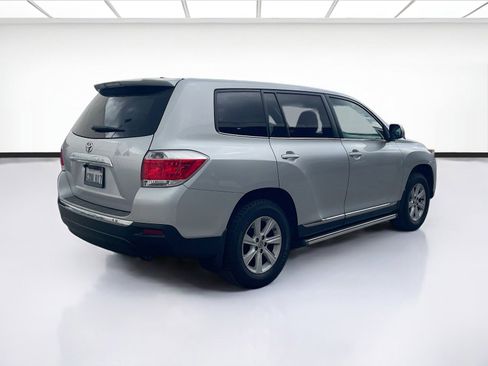 Used 2012 Toyota Highlander FWD image 4