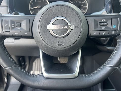 Used 2024 Nissan Pathfinder SV FWD image 8