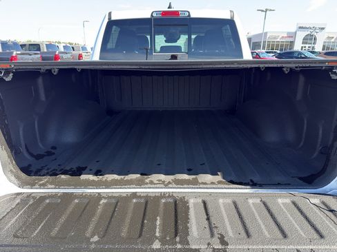 Used 2022 RAM 1500 Laramie AWD/4WD image 11