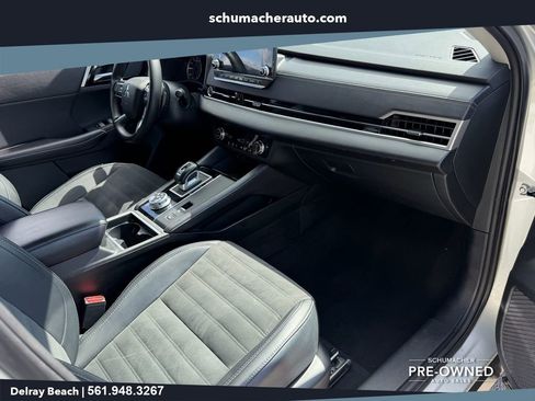 Used 2024 Mitsubishi Outlander FWD image 17