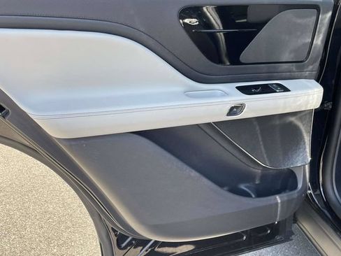Used 2025 Lincoln Aviator AWD w/ Jet Appearance Package image 7