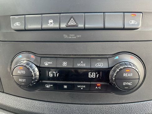 Used 2023 Mercedes-Benz Metris Passenger image 39